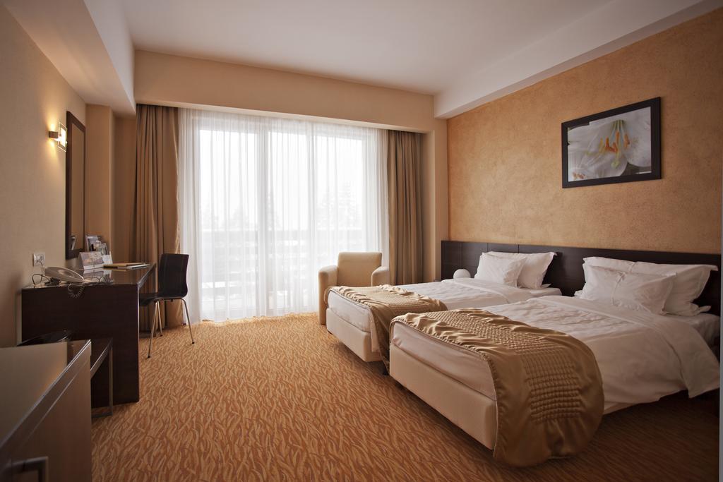 Hotel Clermont Covasna Exterior foto